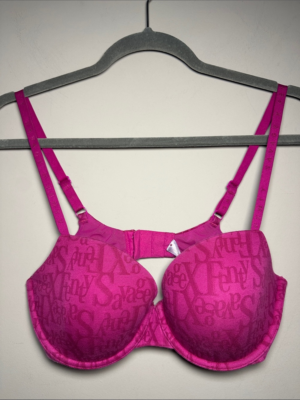 Savage x Fenty Plunge T-Shirt 34DD Bra in Magenta Pink
